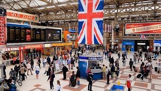 A Walk Through The London Victoria Station London England [upl. by Nydnarb]